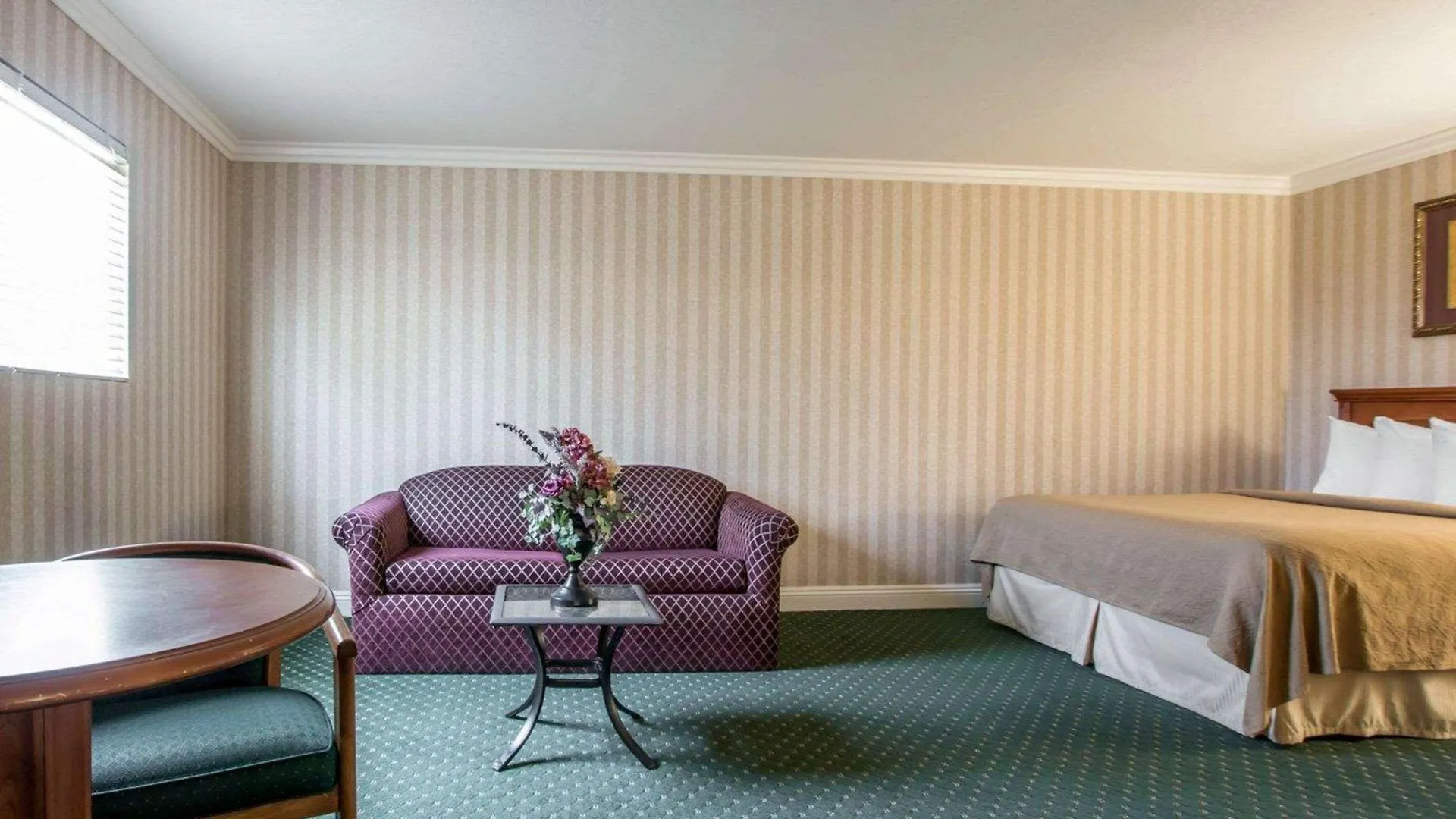 Quality Inn & Suites Anaheim Maingate Hotel