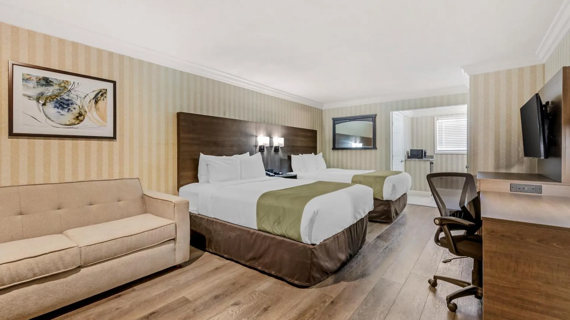 Quality Inn & Suites Anaheim Maingate 2*,