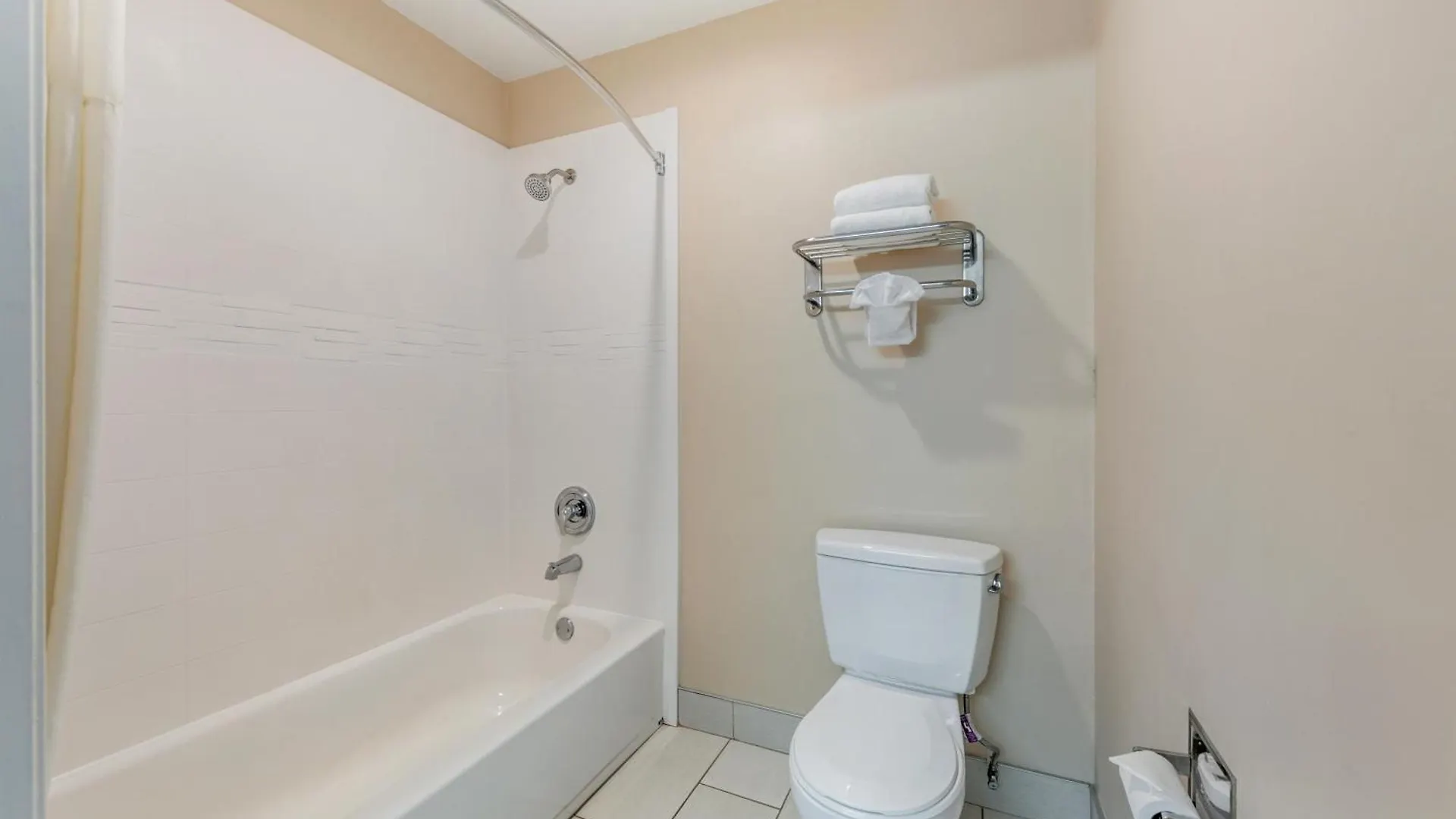 Quality Inn & Suites Anaheim Maingate Hotel